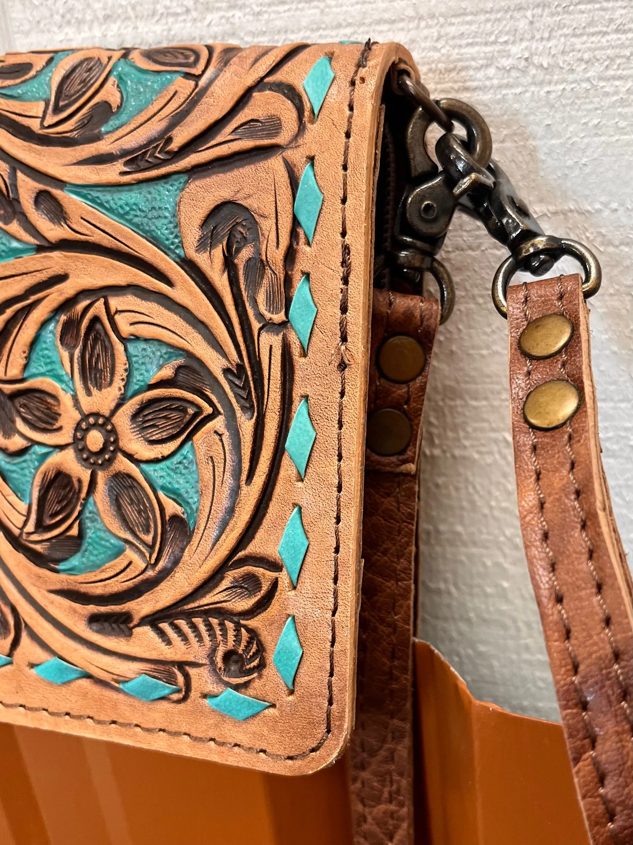 American Darling Hand-Tooled Finge Crossbody Wallet Clutch Purse ADBG485 BRTRQI