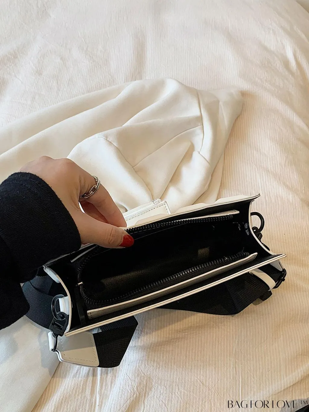 BagForLove - Chic Pink Box Bag: Stylish and Versatile for Everyday Wear