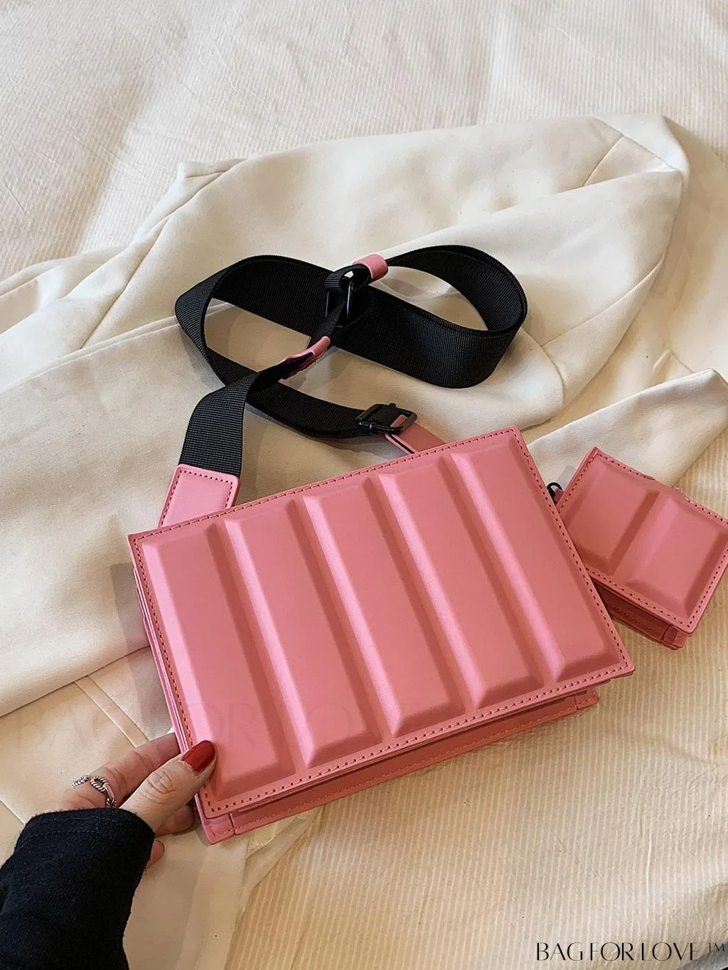 BagForLove - Chic Pink Box Bag: Stylish and Versatile for Everyday Wear