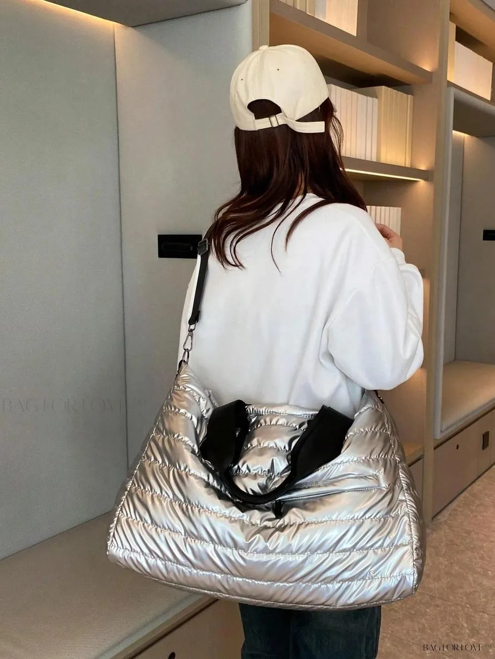 BagForLove - Minimalist Travel Bag with Stylish Design and Spacious Interior