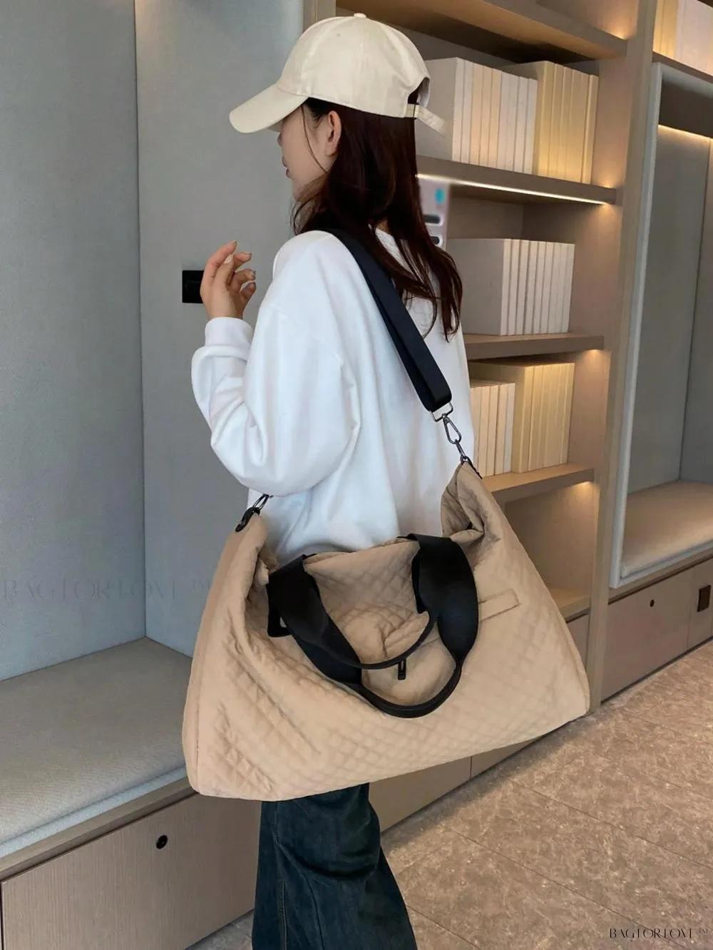 BagForLove - Minimalist Travel Bag with Stylish Design and Spacious Interior