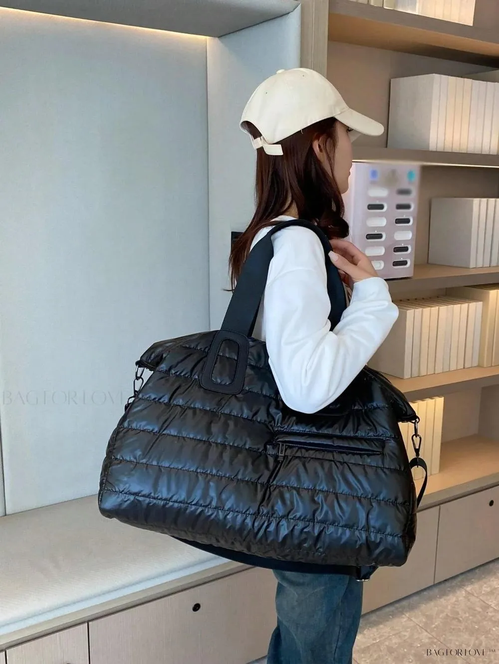 BagForLove - Minimalist Travel Bag with Stylish Design and Spacious Interior