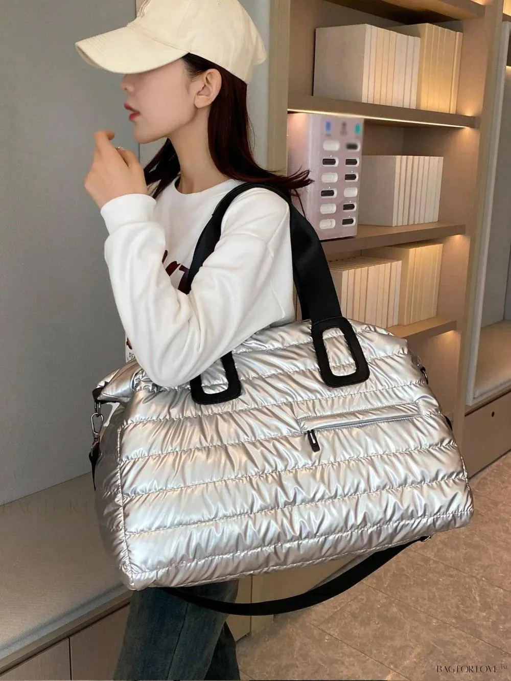 BagForLove - Minimalist Travel Bag with Stylish Design and Spacious Interior