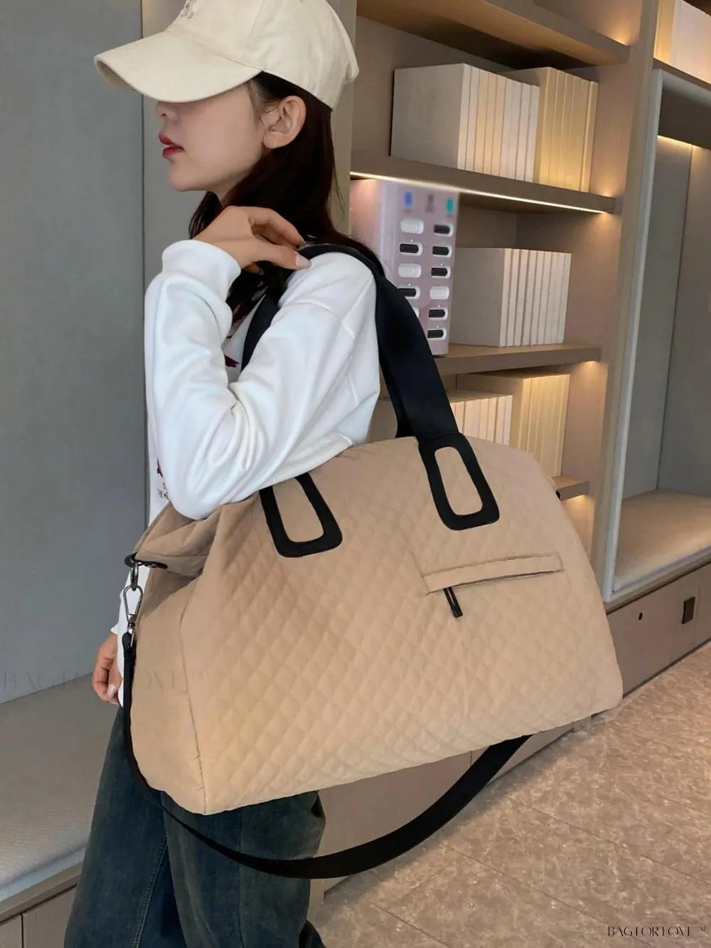 BagForLove - Minimalist Travel Bag with Stylish Design and Spacious Interior