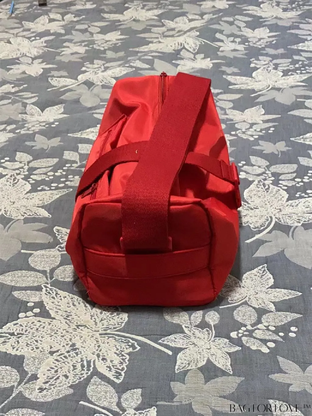 BagForLove - Premium Nylon Crossbody Bag: Spacious for Sports & Travel