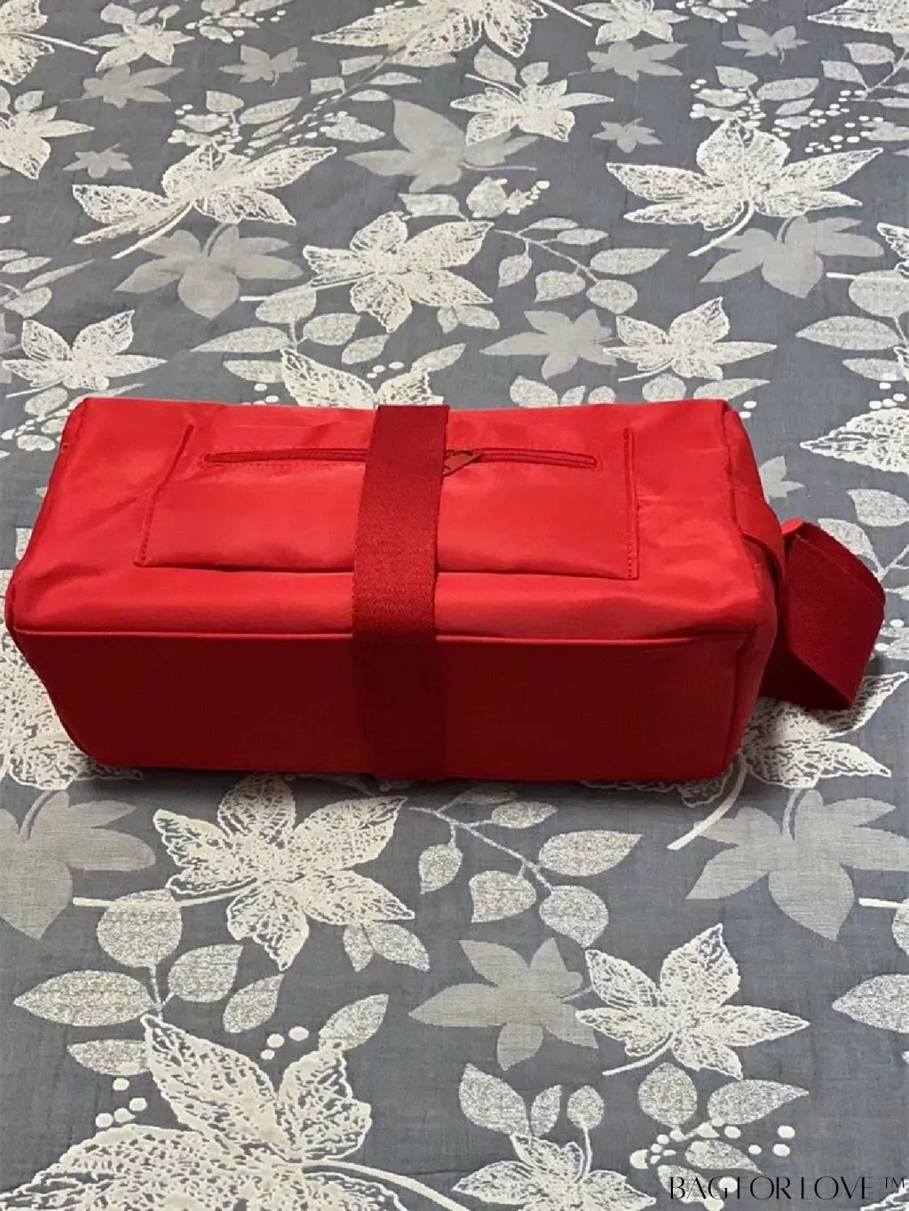 BagForLove - Premium Nylon Crossbody Bag: Spacious for Sports & Travel