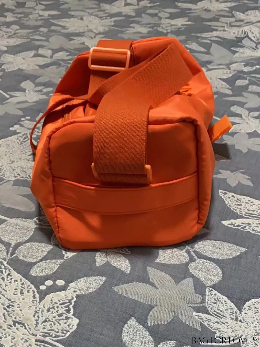 BagForLove - Premium Nylon Crossbody Bag: Spacious for Sports & Travel