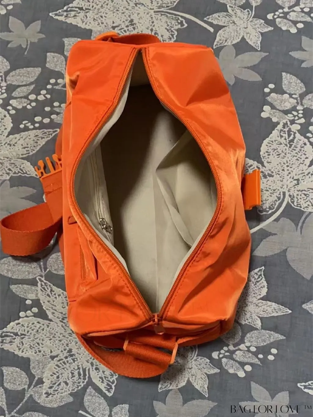 BagForLove - Premium Nylon Crossbody Bag: Spacious for Sports & Travel