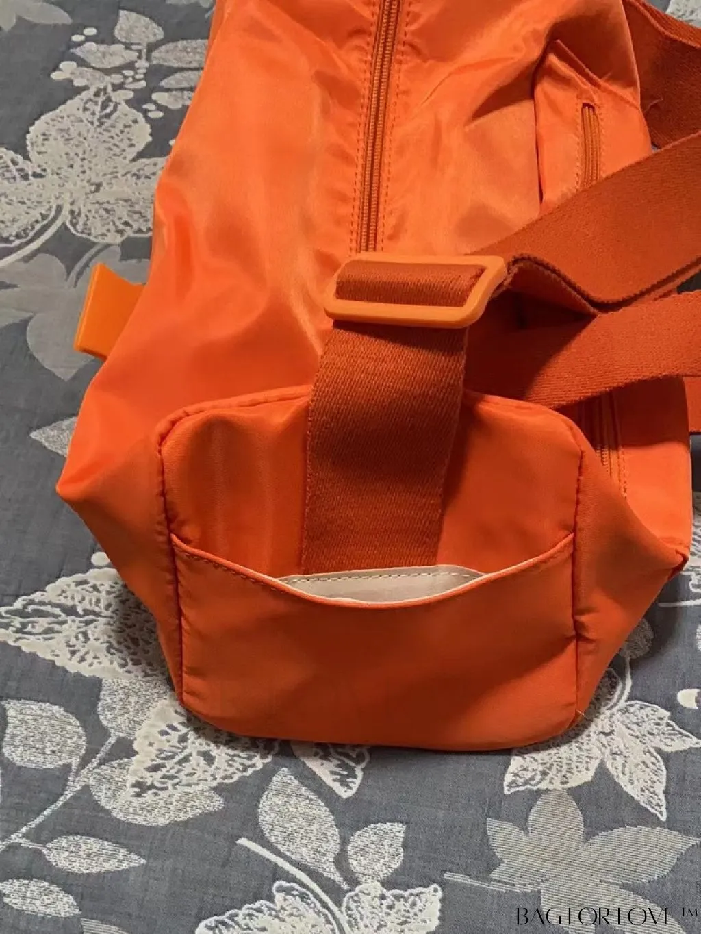 BagForLove - Premium Nylon Crossbody Bag: Spacious for Sports & Travel