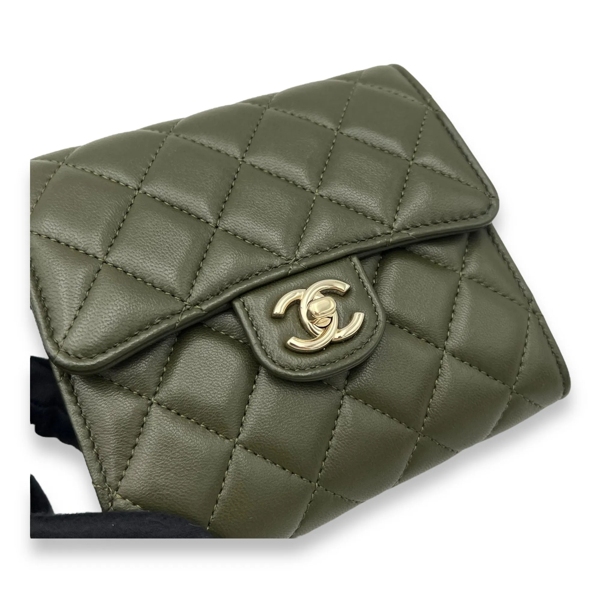 CC Card Wallet Crossbody Bag Green in Lambskin, Gold hardware