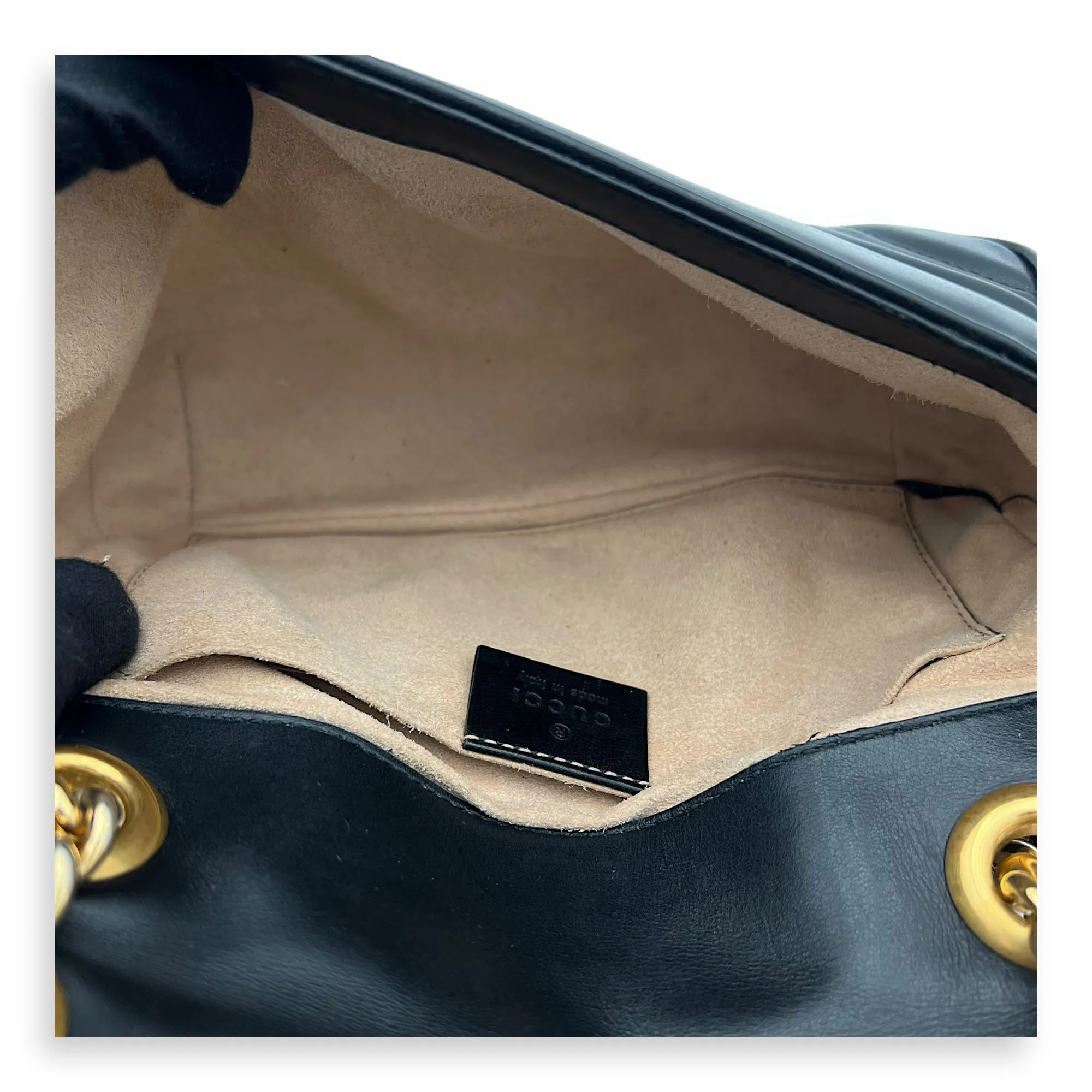 GG Marmont Mini Black Crossbody Bag in Calfskin, Gold hardware