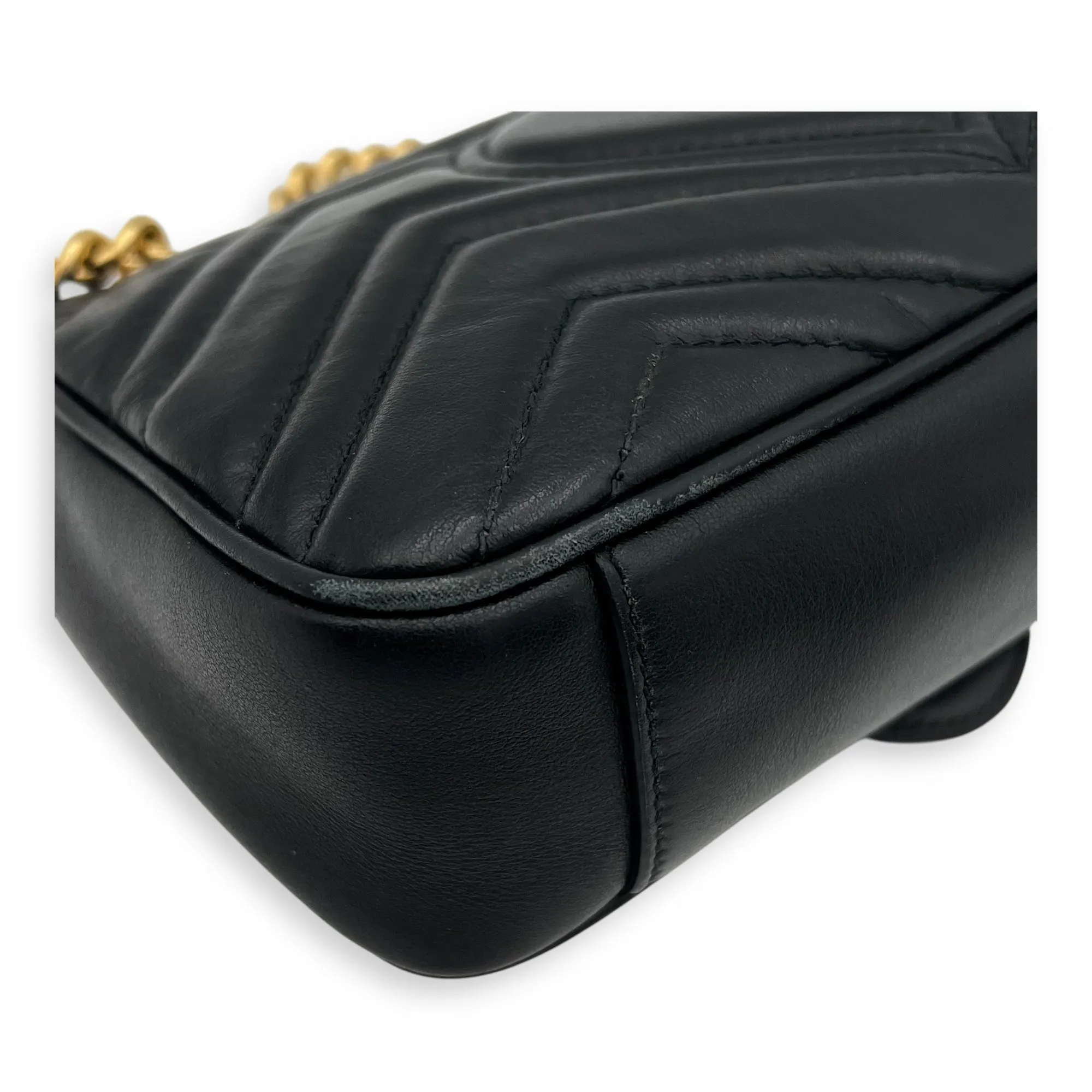 GG Marmont Mini Black Crossbody Bag in Calfskin, Gold hardware