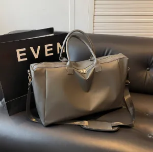 Levelin Large Shoulder Bag