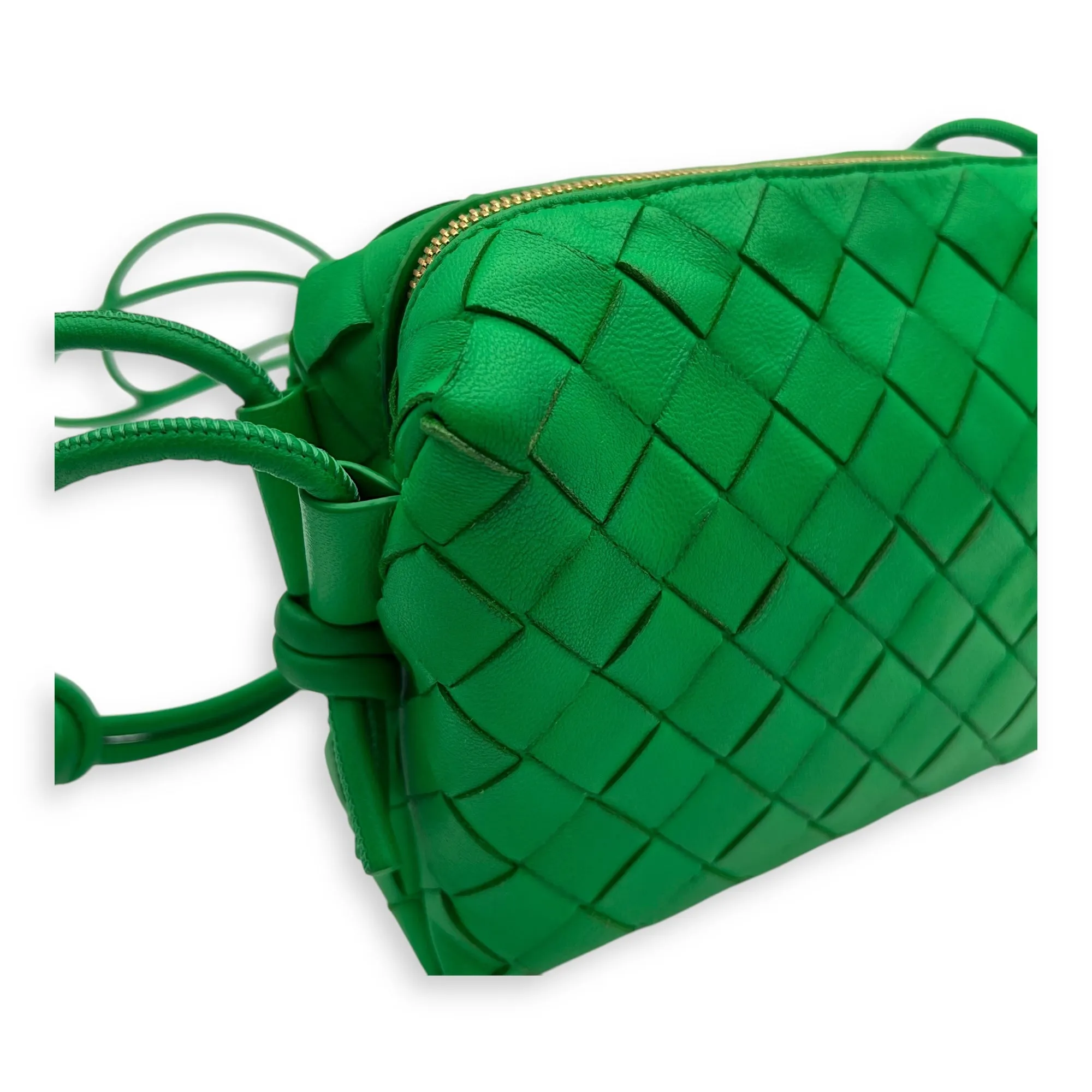 Loop Crossbody Bag Green in Calfskin, Gold hardware
