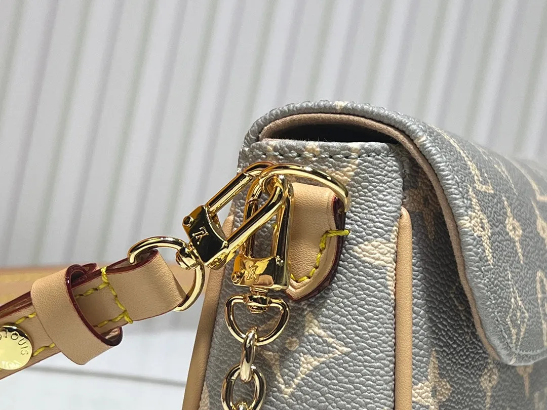 LV M12778 M81911 Wallet on Chain Ivy handbag shoulder bag