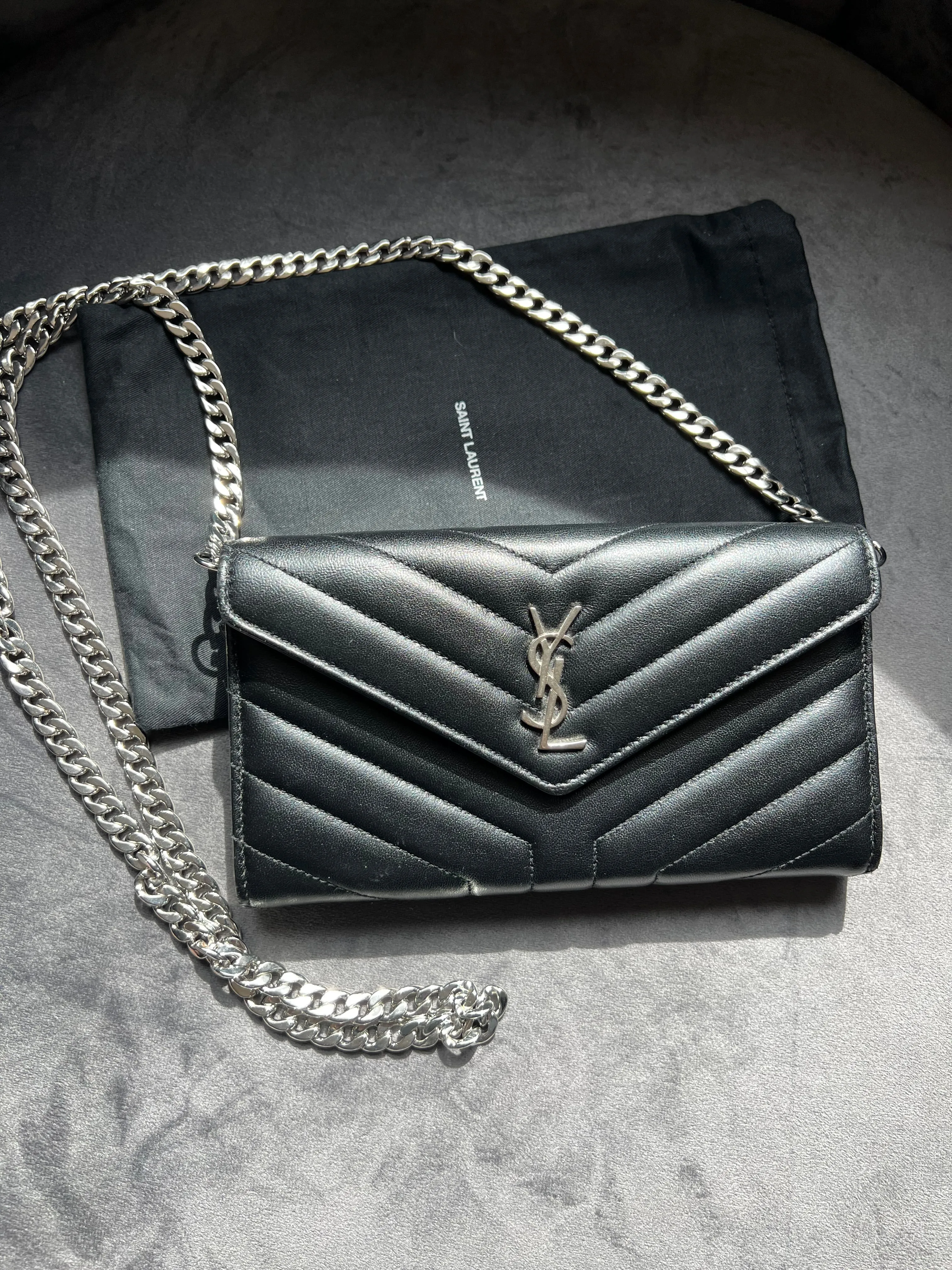 SAINT LAURENT Lou Lou Wallet on Chain