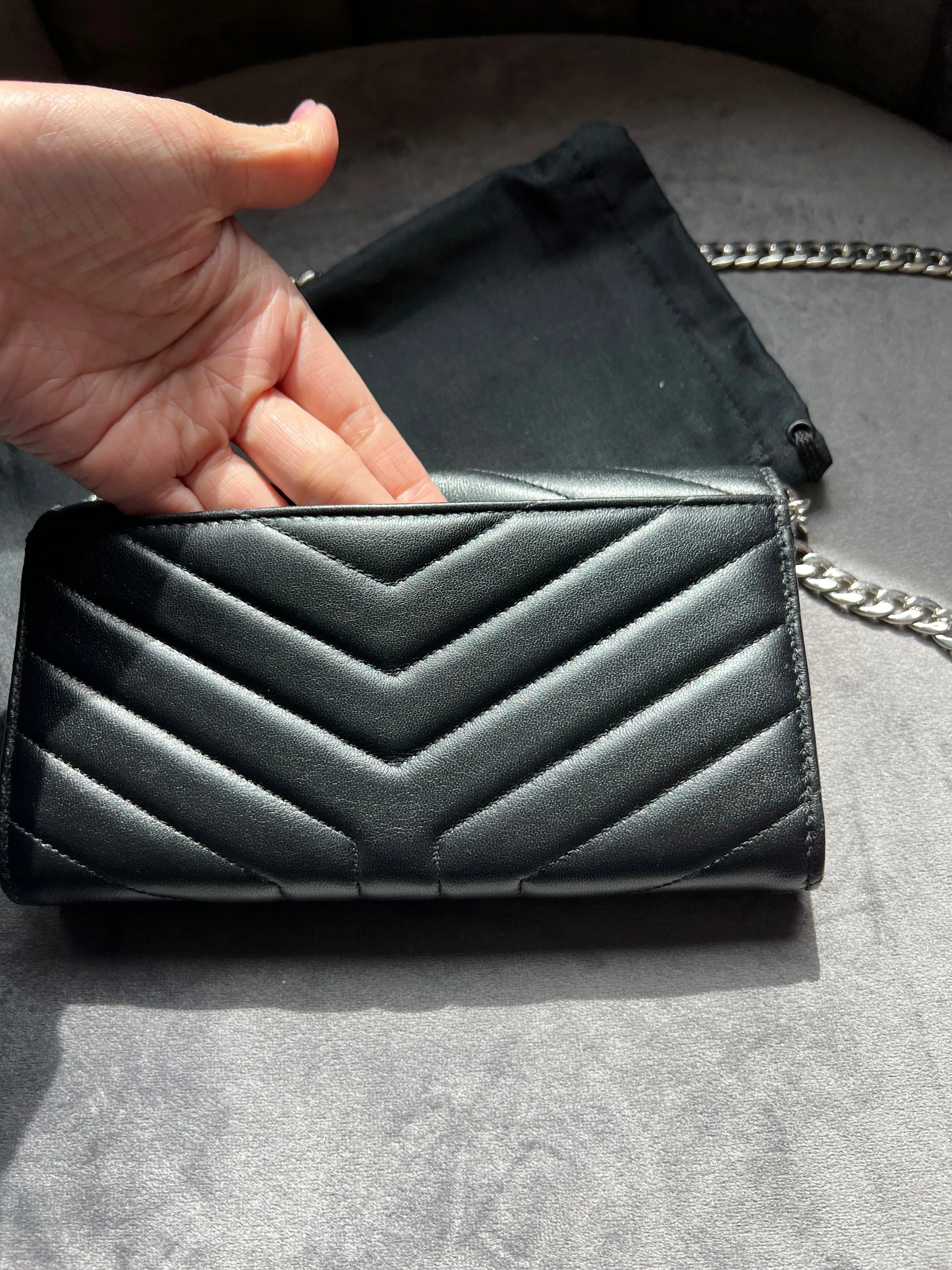 SAINT LAURENT Lou Lou Wallet on Chain