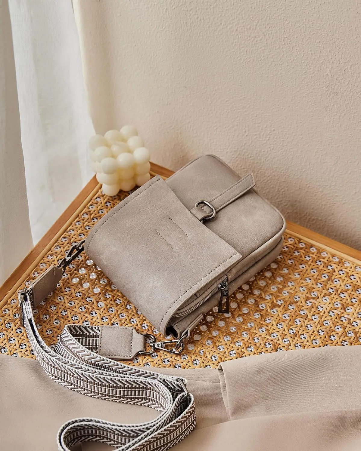 Small Crossbody Bags for women,Soft Leather Cell Phone Purse Lightweight,Little Crossbody Purses Women Trendy with Card slots