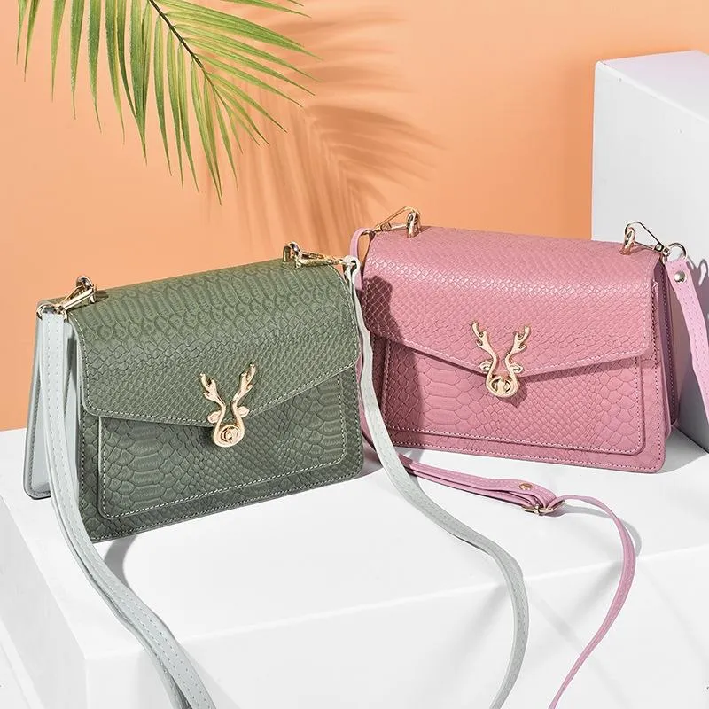 Stylish Crocodile Leather Crossbody Phone Bag