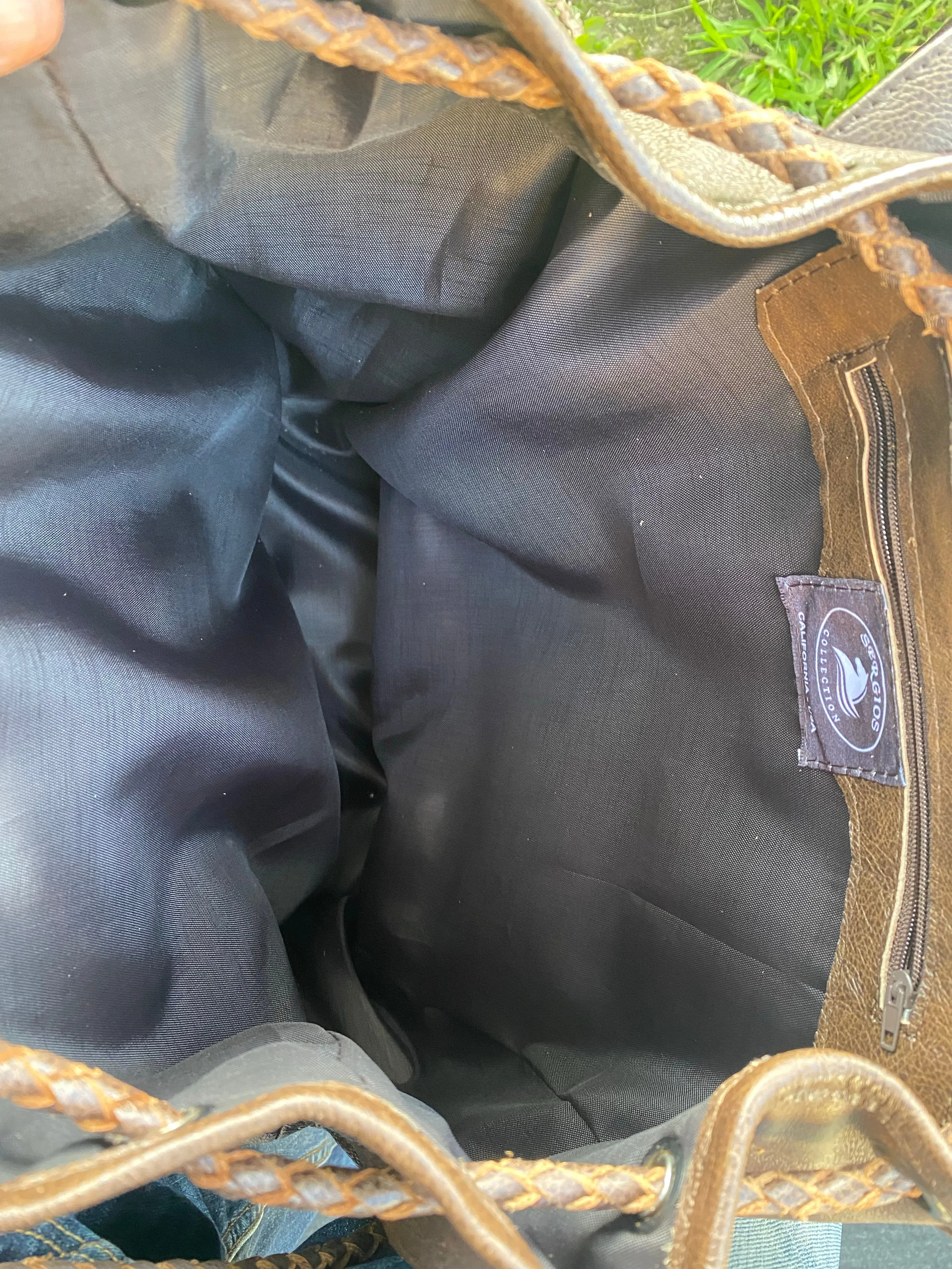 Tote made with genuine leather and cowhide hair on .