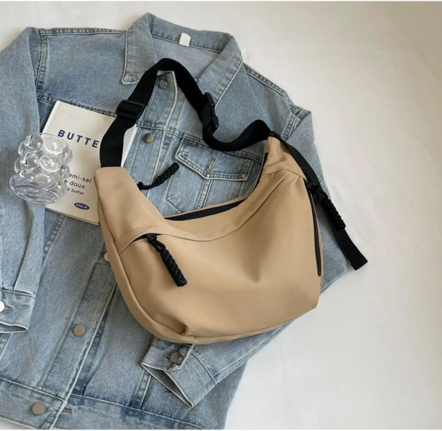 Trendy Crossbody Bag with Adjustable Strap Fashion Half Moon Bag for Outdoor Travel Large Capacity Shoulder Bag for Women (Khaki)