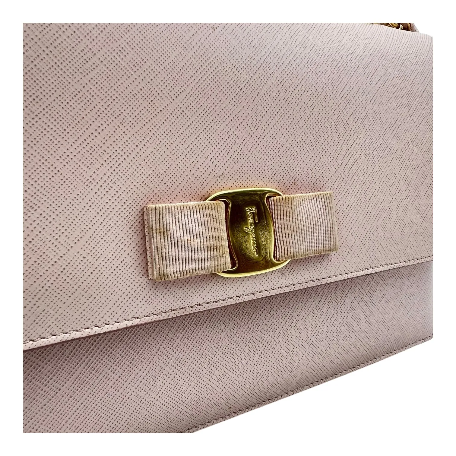 Vara Bow Pink Crossbody Bag in Calfskin, Gold hardware