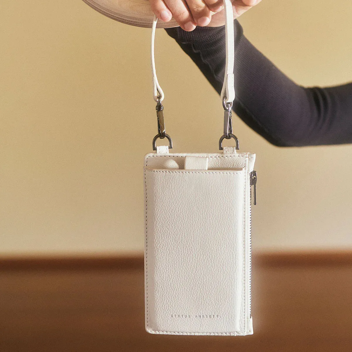 Voyager Leather Bag in Chalk