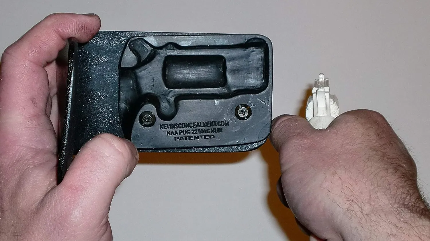 Wallet Holster for Full Concealment - NAA Pug 22mag