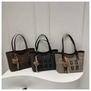 Women's Niche Plaid Woolen Large Capacity Retro Crossbody Bags