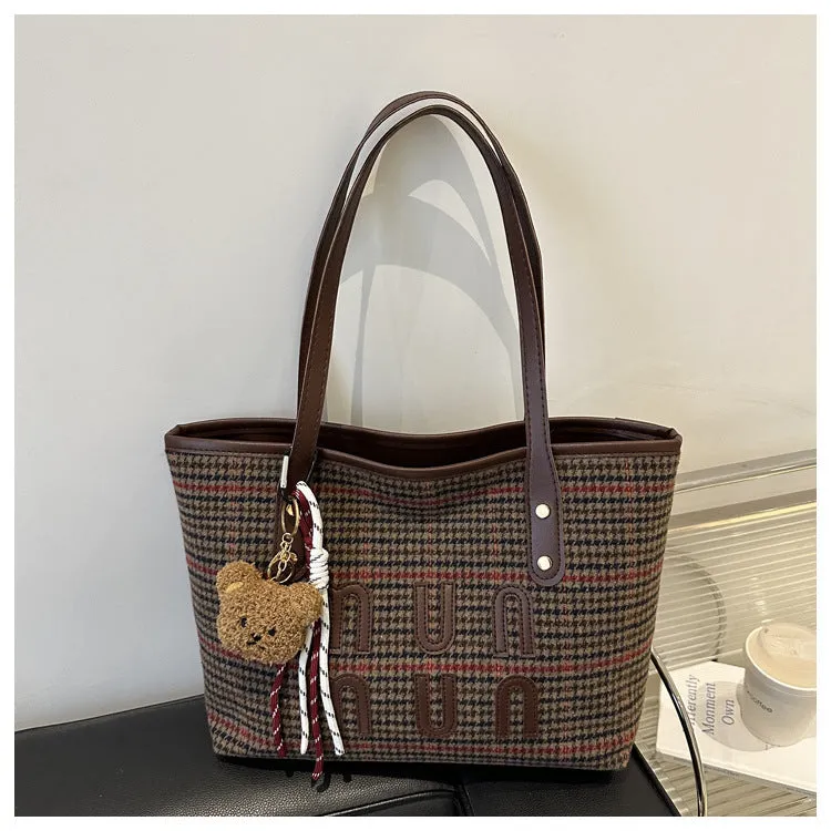 Women's Niche Plaid Woolen Large Capacity Retro Crossbody Bags
