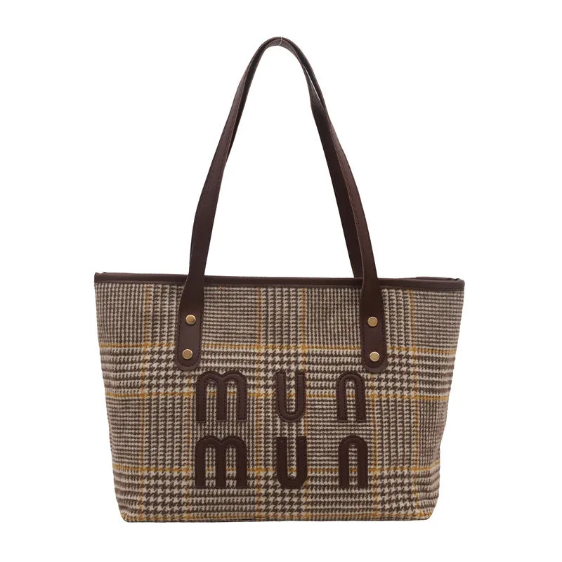Women's Niche Plaid Woolen Large Capacity Retro Crossbody Bags