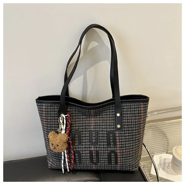 Women's Niche Plaid Woolen Large Capacity Retro Crossbody Bags